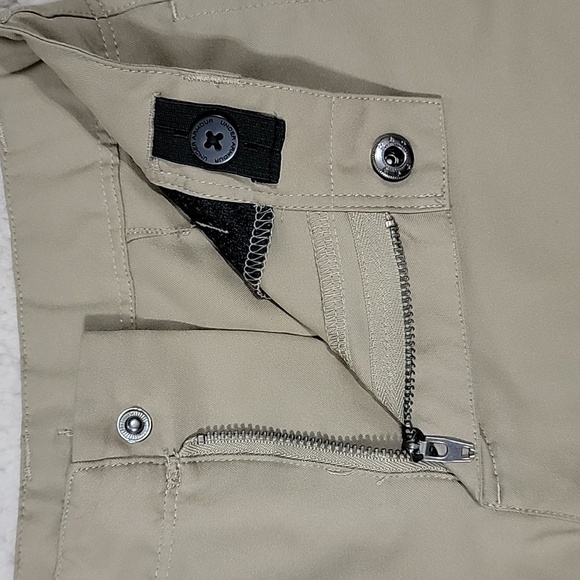 Boys Under Armour Matchplay Shorts, Khaki, Size 5, Pre-owned - Picture 2 of 8